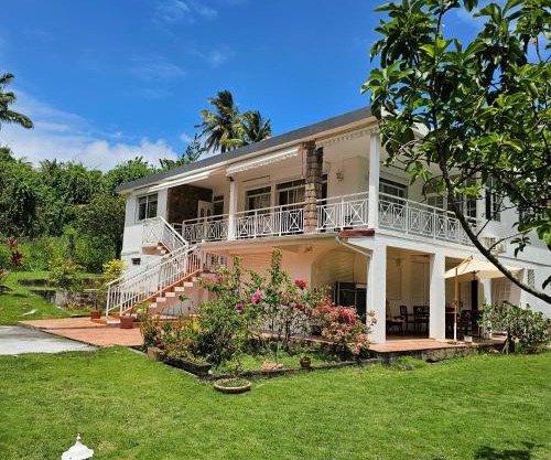 Villa IXORA