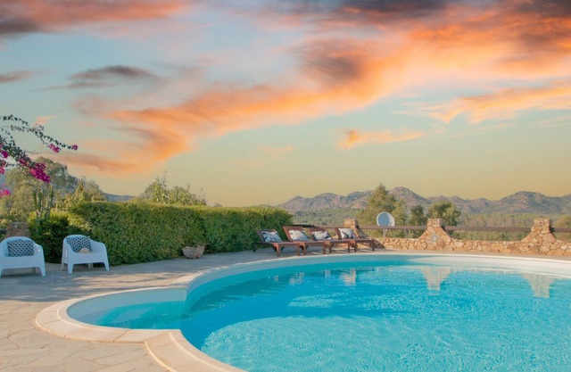 VILLA JANNA & PRATA Exclusive villa with private pool and sea views
