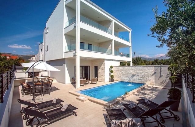Villa Javor - Five Bedroom Villa, Sleeps 10