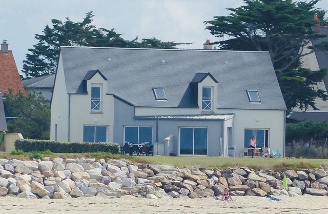 Villa Juliette, waterfront home