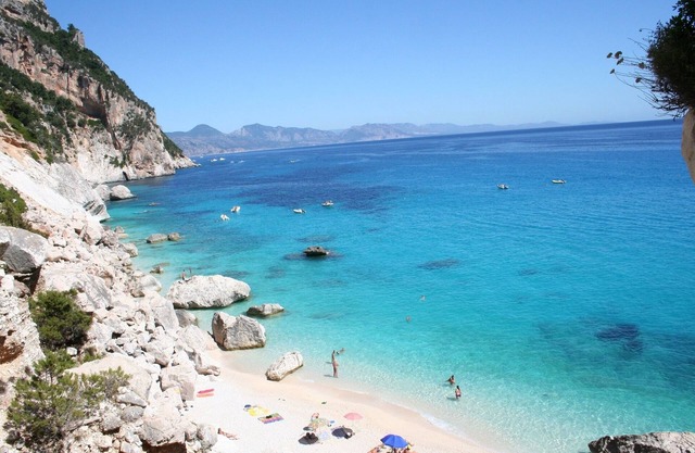 Villa Juniper with exclusive garden just 3 minutes walk from the beach