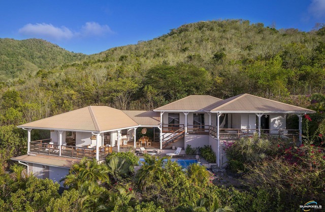 Villa Kazanou, Piscine, vue mer