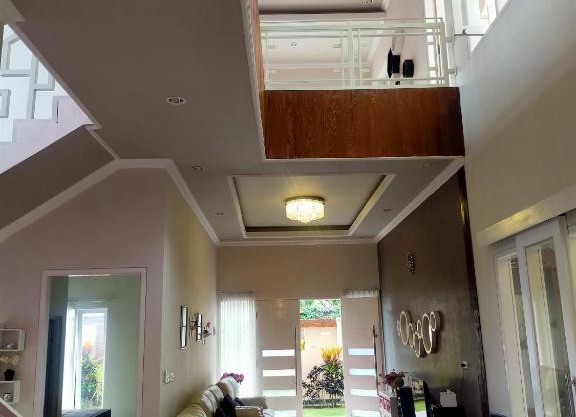 Villa keluarga Pandansari