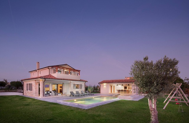 Villa Korat for 8 people in Central Istria with 49 m2 pool, sauna & children playground