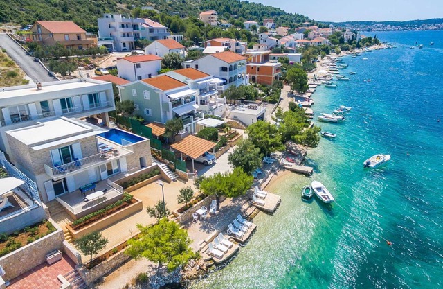 Villa La Perla - beachfront villa for ten, private pool and amazing views