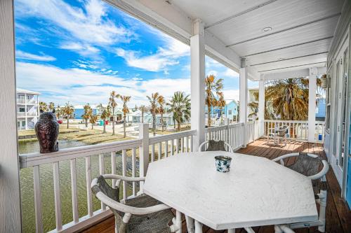 Villa Laguna - Pet Friendly! Beach Gear Credit Included!
