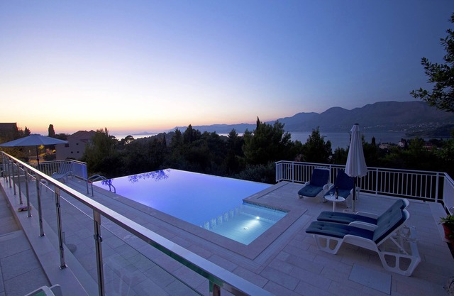 Villa Laureana, apartment Ana with beautifull seaview over the Cavtat bay