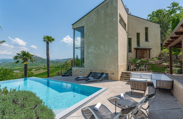 Villa Le Grand Cru with infinity pool