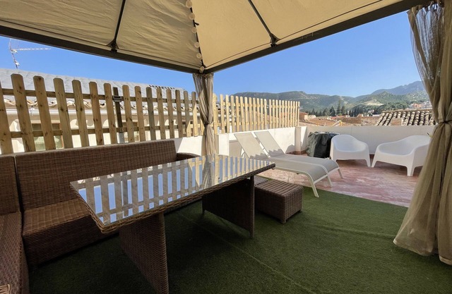 VILLA LEIRE Rural house of 10 with charm