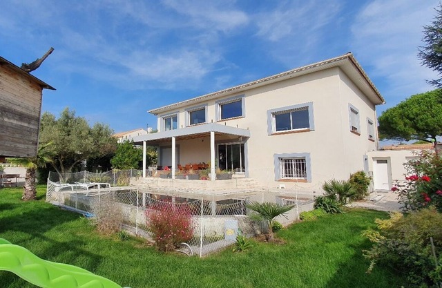 Villa loft 240m² with swimming pool, 7 people, 100 meters from the beach