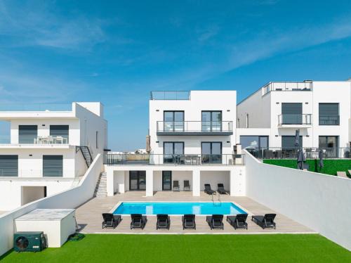 Villa Lotus Peralta with sea view