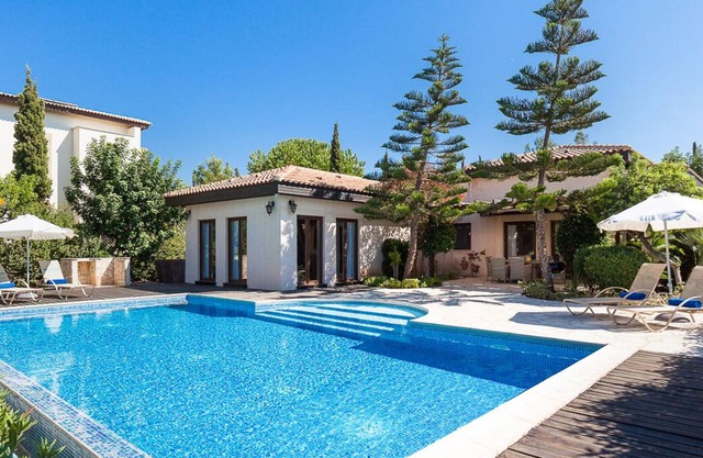 Villa Loukoumi - Three Bedroom Resort, Sleeps 6