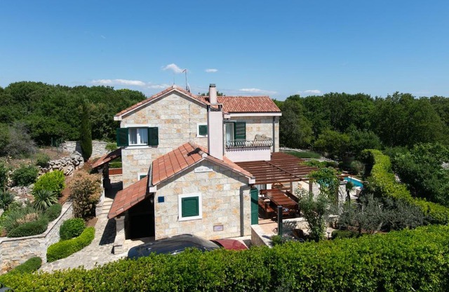 Villa Luči