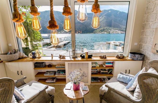 Villa Luna - first line to the sea