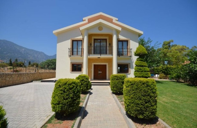 Villa Manolya-Garden: Dream vacation right by the sea