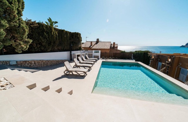 Villa 'Mar - Bassetes' with Sea Views, Wi-Fi and Air Conditioning