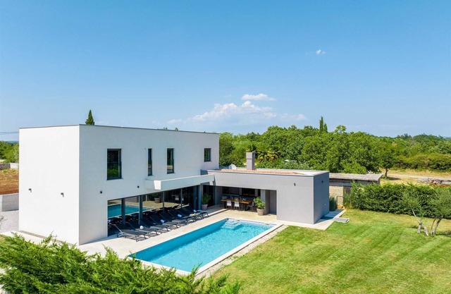Villa Marichi – Countryside Retreat w/Pool & Sauna