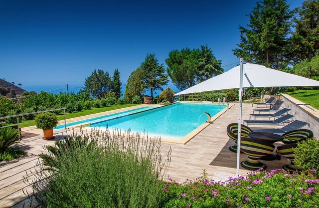 VILLA MARIO 'with pool for 7 persons 4camere bedroom in cefalù, with Wifi