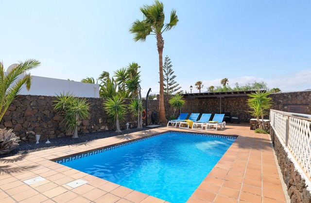 Villa Marisol, Heated Pool in Los Mojones