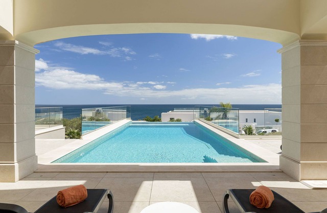 Villa Meridian [RLUZ29]