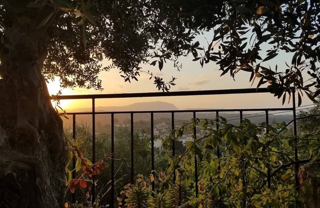 Villa Mia - private detached villa, solar heated pool, panoramic views