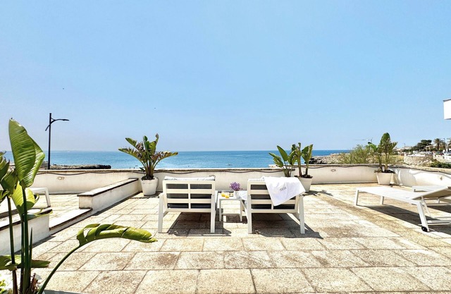 Villa Nauna - Villa house with panoramic terrace facing the sea