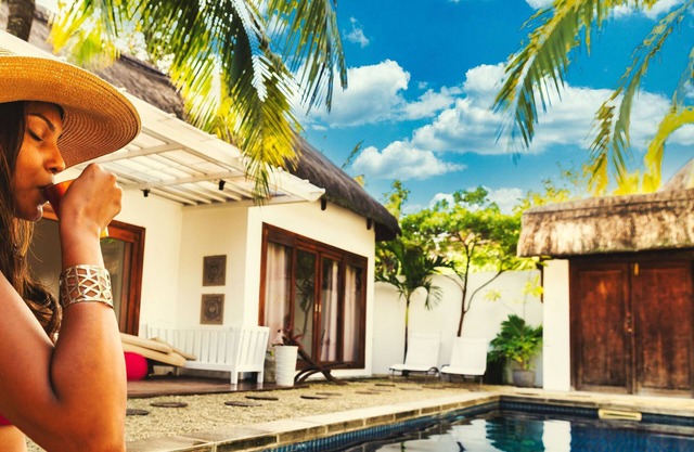 Villa Navani - 3 bedroom, 3 ensuite bathroom, private and garden daily cleaning