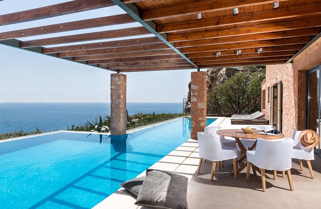 Villa Neptune - Exceptional Villa with an Infinity pool