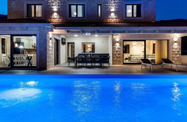Villa Neven with heated private pool,wine cellar