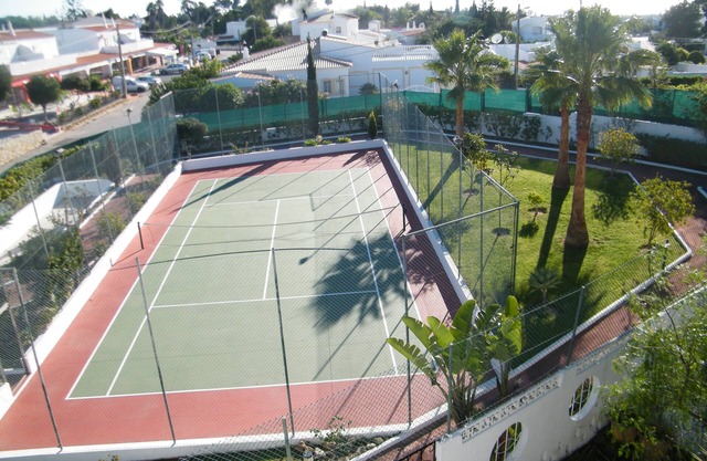 Villa next to Centeanes beach, with private pool and tennis court, wifi
