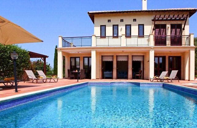 Villa Nyssa - Three Bedroom Resort, Sleeps 6