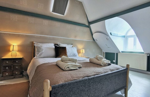 Villa Octavia Coliving: PRECIOUS room