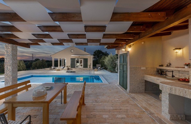 Villa Oliveto with pool