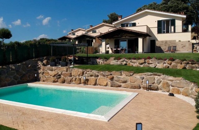 Villa Omlmo, Private Pool & Lake View