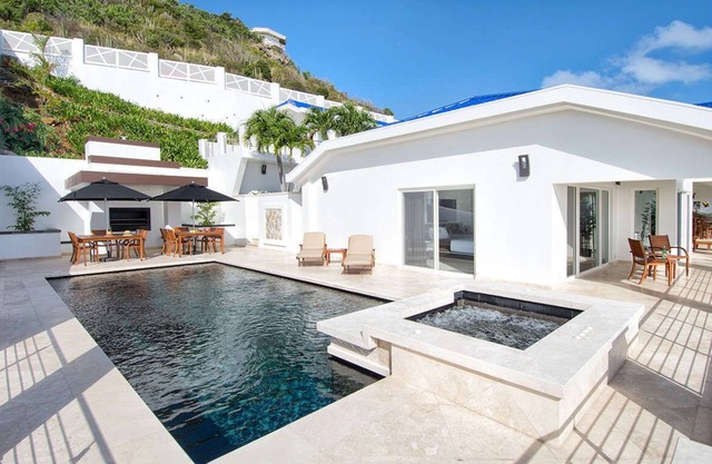 Villa Paradiso (3/6 Rooms)