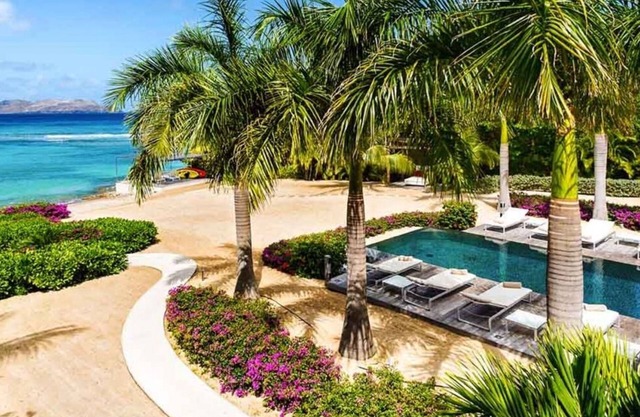 Villa Palm Beach | Beach Front - Located in Magnificent Lorient Beach with Private Pool