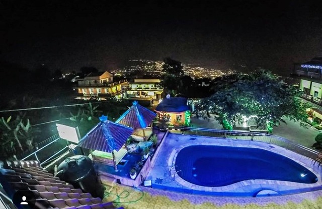 Villa Panderman Indah