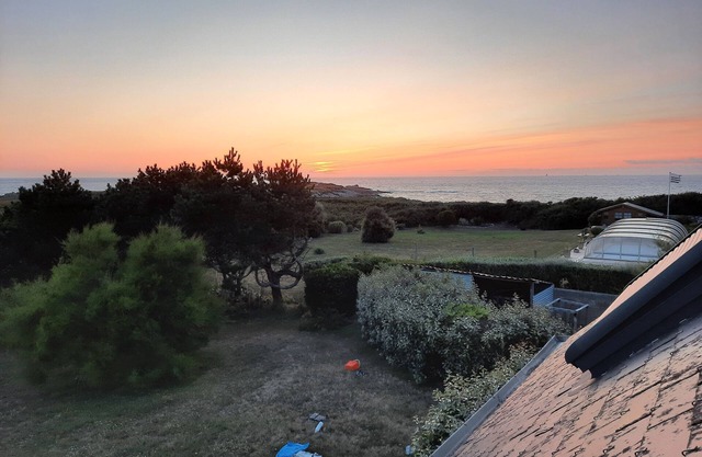Villa, panoramic sea view, Ile-grande, La Maison du Rayon Vert,