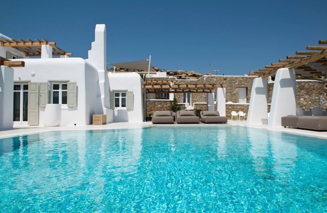 Villa Peridot - Eight Bedroom Villa, Sleeps 16