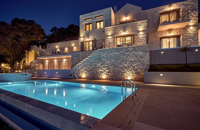 VILLA PERLA for 10 persons with private swimming pool