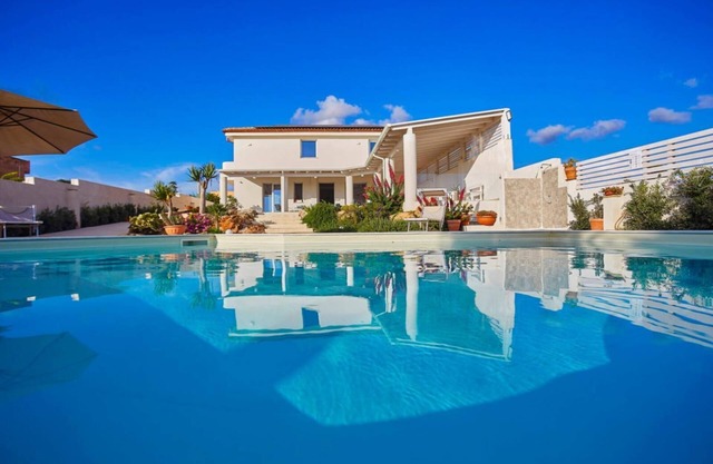 Villa Pomelia by Xenia Sicily Villas