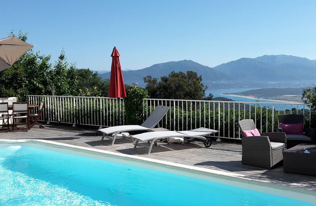 Villa, pool sea view