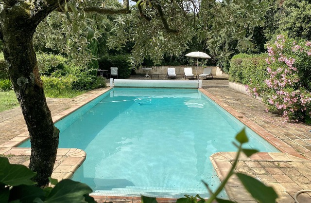 Villa Proche de Toutes Commodités Dans un Environnement Calme et Fleuri