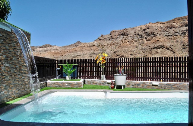 Villa Puerto Rico & Private Heated Saltwater Pool With Jacuzzi