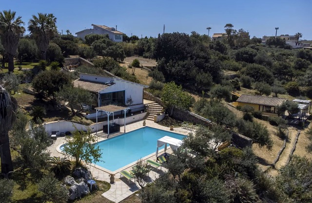 Villa retreat with mesmerizing sea view