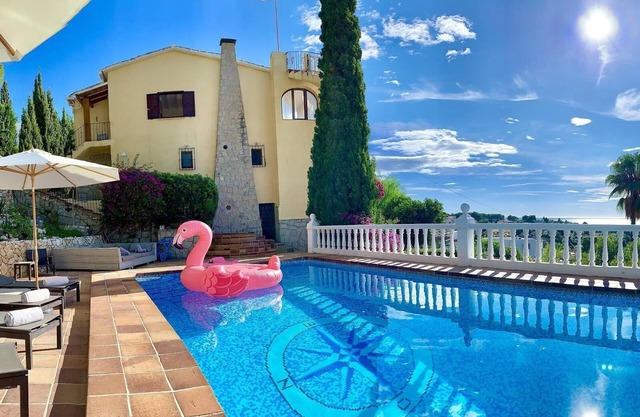 Villa 'Robis Moraira' with Sea View, Wi-Fi and Air Conditioning