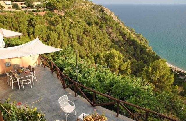 VILLA ROMANTIC COVE amazing sea view villa