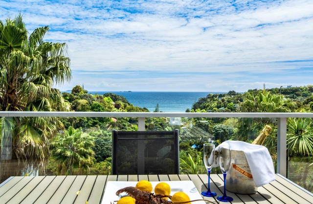 Villa Rosa at Palm Beach - Carefree Quality Holiday Villa - Palm Beach