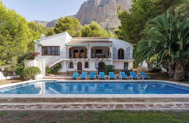 Villa 'Rosa' with Private Pool, Shared Terrace and Wi-Fi