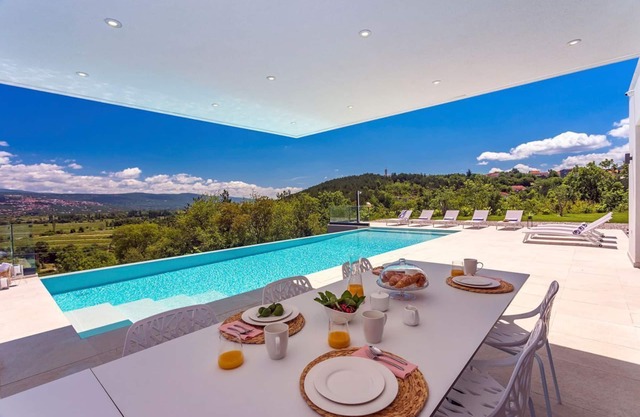 Villa Rosalija - Four Bedroom Villa, Sleeps 10